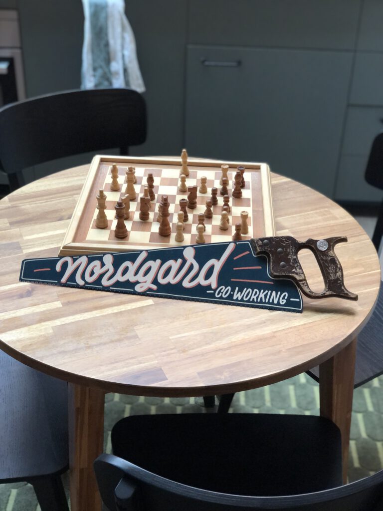 Handbeletterde handzaag voor Norgard
