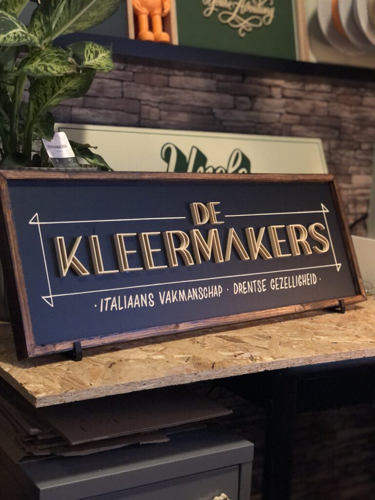 3d geprint reclamebord voor De Kleermakers