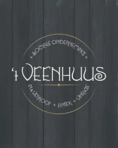 Logo voor 't Veenhuus, een sociale onderneming en tweedehandswinkel gespecialiseerd in vintage, antiek en arbeidsre-integratie.