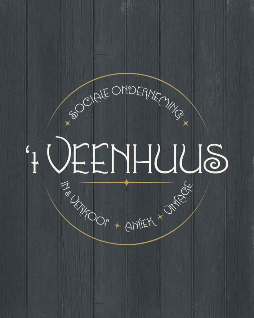 Logo voor 't Veenhuus, een sociale onderneming en tweedehandswinkel gespecialiseerd in vintage, antiek en arbeidsre-integratie.